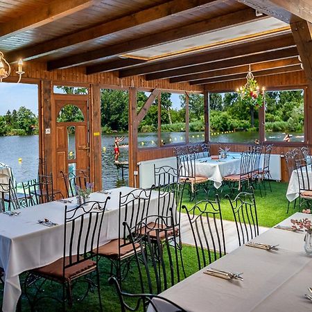 Eden Lounge Restaurant & Pension Veresegyház エクステリア 写真