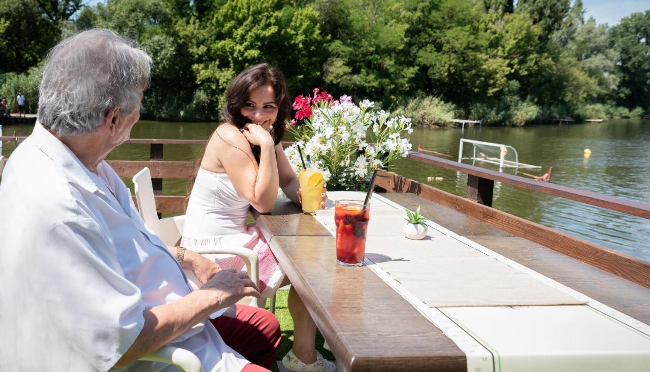 Eden Lounge Restaurant & Pension Veresegyház エクステリア 写真