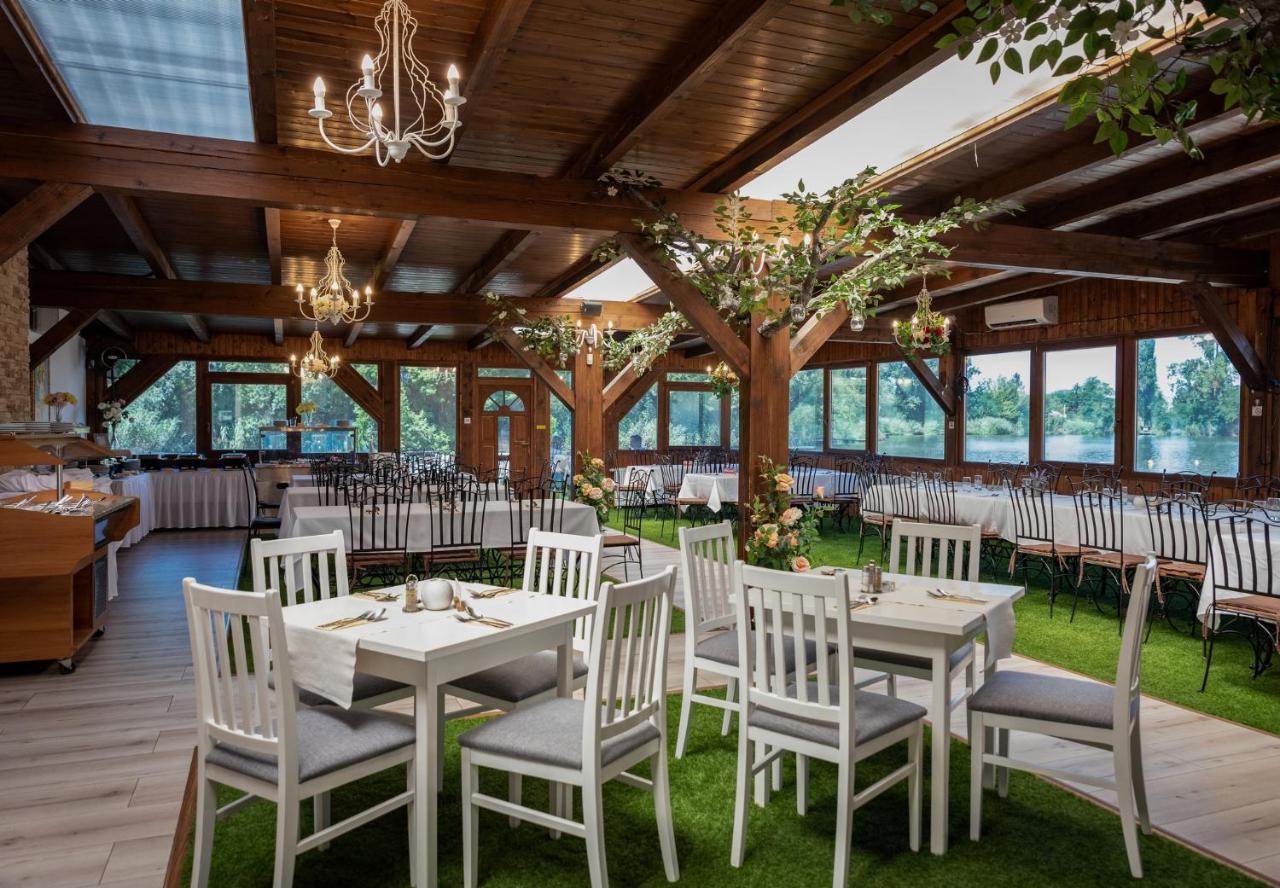 Eden Lounge Restaurant & Pension Veresegyház エクステリア 写真
